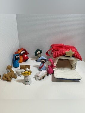 Plush Fabric Nativity Set, Manger, 11 Dolls, Soft Carry Case
